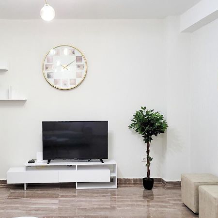 One-Bedroom Gem By The Square Τίρανα Εξωτερικό φωτογραφία