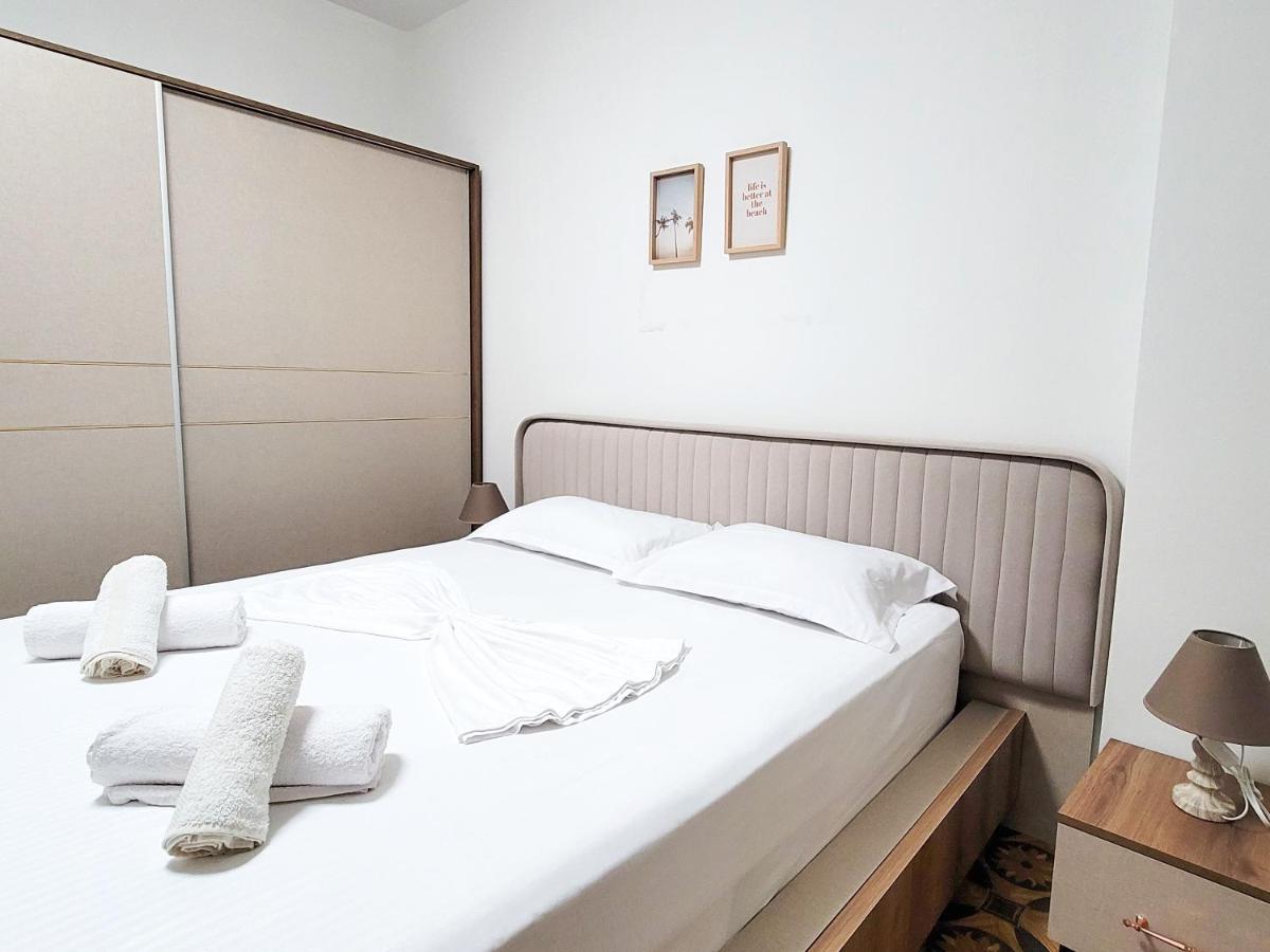 One-Bedroom Gem By The Square Τίρανα Εξωτερικό φωτογραφία