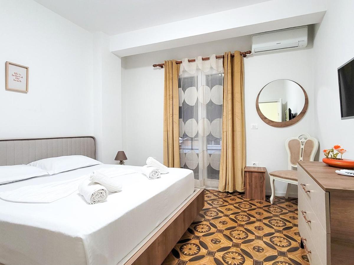 One-Bedroom Gem By The Square Τίρανα Εξωτερικό φωτογραφία