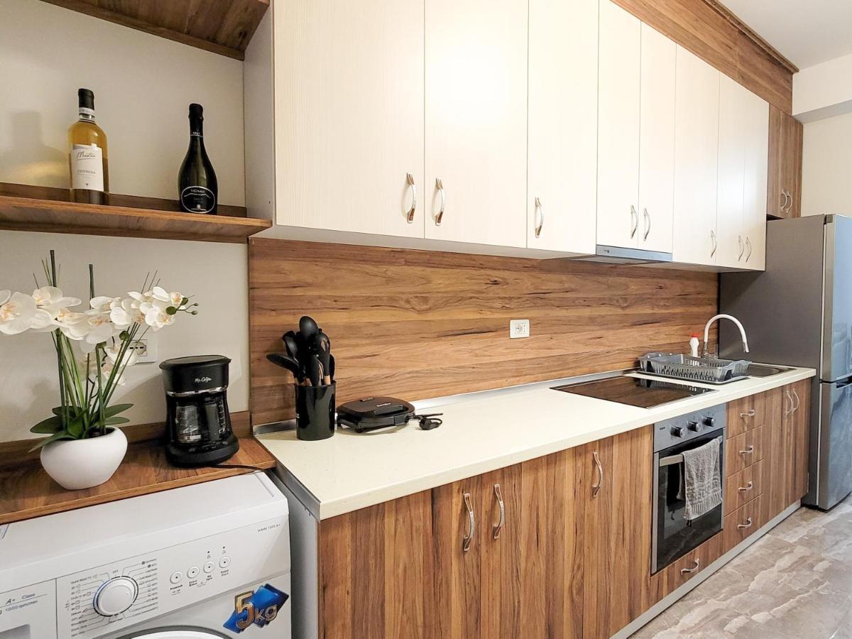One-Bedroom Gem By The Square Τίρανα Εξωτερικό φωτογραφία