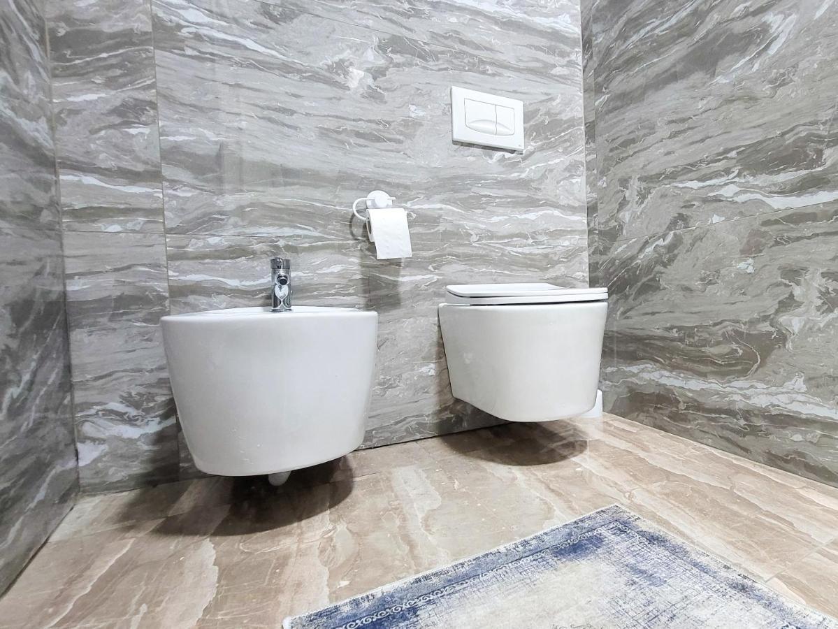 One-Bedroom Gem By The Square Τίρανα Εξωτερικό φωτογραφία